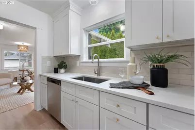 6861 N Sky St, Portland, OR 97203 - Photo 17