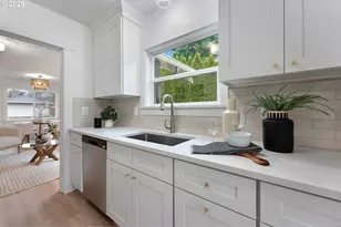 6861 N Sky St, Portland, OR 97203 - Photo 17