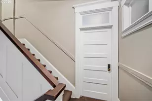 839 SW Green Ave, Portland, OR 97205 - Photo 5