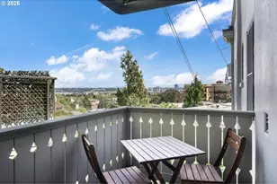 839 SW Green Ave, Portland, OR 97205 - Photo 15