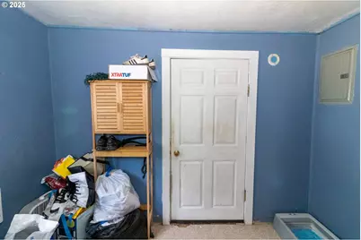 1667 30th St, Florence, OR 97439 - Photo 13