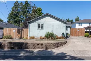 1667 30th St, Florence, OR 97439 - Photo 3