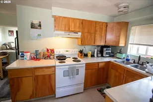 1667 30th St, Florence, OR 97439 - Photo 11