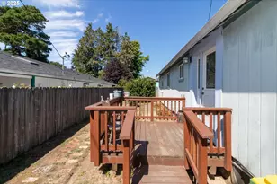 1667 30th St, Florence, OR 97439 - Photo 17