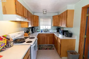 1667 30th St, Florence, OR 97439 - Photo 9