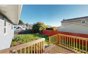 425 Memory Ln, Brookings, OR 97415 - Photo 21