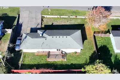 425 Memory Ln, Brookings, OR 97415 - Photo 23