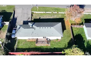 425 Memory Ln, Brookings, OR 97415 - Photo 23