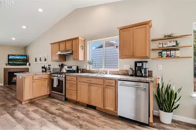 131 SW Oliver Ct, Dundee, OR 97115 - Photo 5