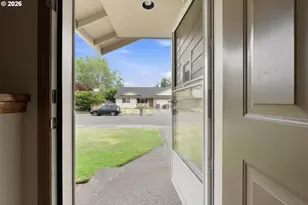 1528 SW Harbor Dr, McMinnville, OR 97128 - Photo 3