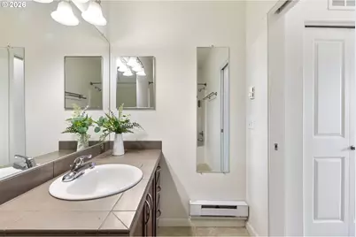 635 NW Lost Springs Ter #401, Portland, OR 97229 - Photo 17