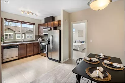 635 NW Lost Springs Ter #401, Portland, OR 97229 - Photo 9