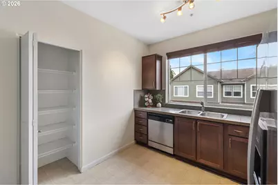 635 NW Lost Springs Ter #401, Portland, OR 97229 - Photo 11