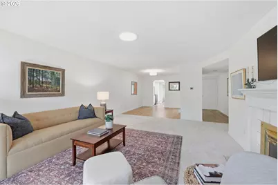 15765 SW Greens Way, Portland, OR 97224 - Photo 9