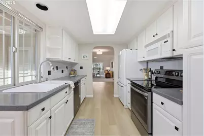 15765 SW Greens Way, Portland, OR 97224 - Photo 13