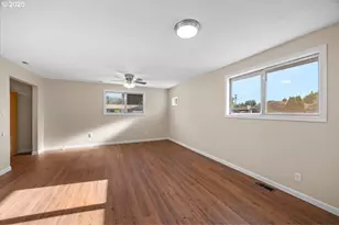 1564 NW Spray Ct, Roseburg, OR 97471 - Photo 11