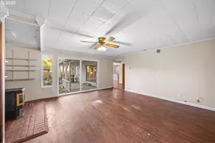 1564 NW Spray Ct, Roseburg, OR 97471 - Photo 9