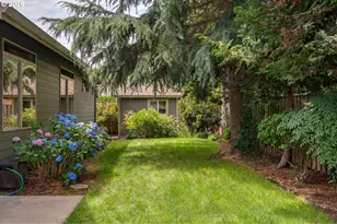 1969 NW Woodland Dr, McMinnville, OR 97128 - Photo 43