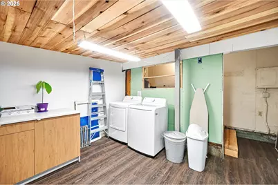 2227 SE 141st Ave, Portland, OR 97233 - Photo 23