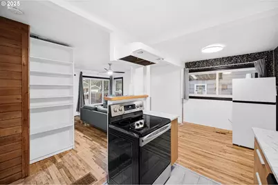 2227 SE 141st Ave, Portland, OR 97233 - Photo 13