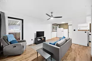 2227 SE 141st Ave, Portland, OR 97233 - Photo 3