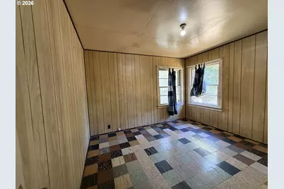 1468 SE Thompson St, Roseburg, OR 97470 - Photo 11
