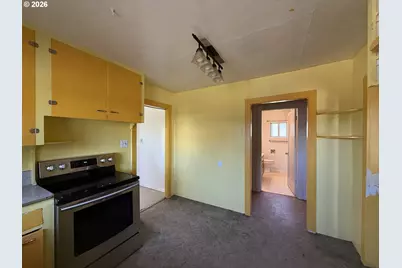 1468 SE Thompson St, Roseburg, OR 97470 - Photo 7