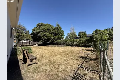 1468 SE Thompson St, Roseburg, OR 97470 - Photo 29