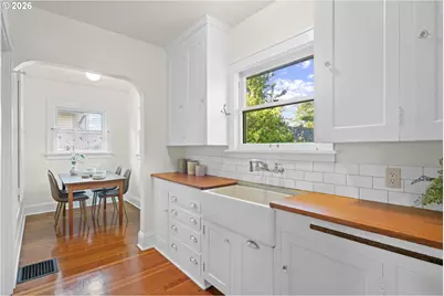 4326 SE Main St, Portland, OR 97215 - Photo 11