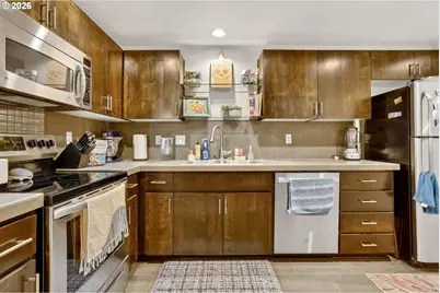 648 NE Adwick Dr, Hillsboro, OR 97006 - Photo 13