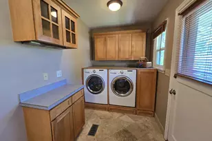 823 W 10th St, The Dalles, OR 97058 - Photo 7