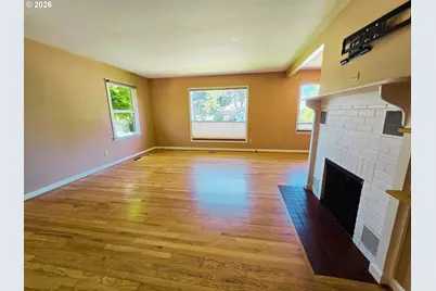 823 W 10th St, The Dalles, OR 97058 - Photo 5