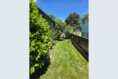 823 W 10th St, The Dalles, OR 97058 - Photo 21