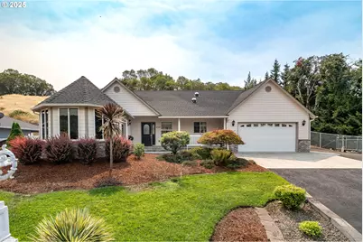 204 Rainbow Ridge Ave, Roseburg, OR 97471 - Photo 3