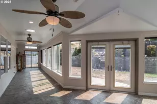 204 Rainbow Ridge Ave, Roseburg, OR 97471 - Photo 15