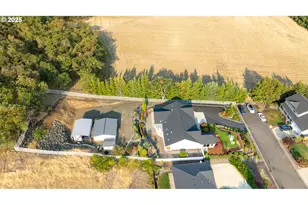 204 Rainbow Ridge Ave, Roseburg, OR 97471 - Photo 7