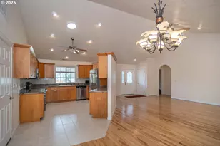 204 Rainbow Ridge Ave, Roseburg, OR 97471 - Photo 19