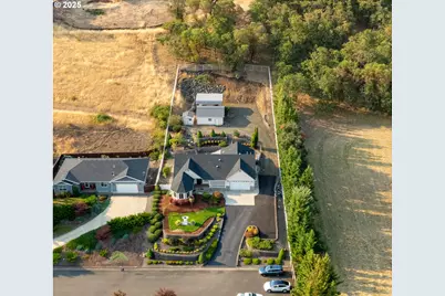 204 Rainbow Ridge Ave, Roseburg, OR 97471 - Photo 5