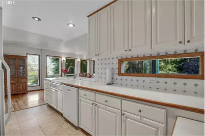 4892 SE Fieldcrest Dr, Milwaukie, OR 97222 - Photo 17