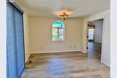 1665 NW Jennifer Ct, Roseburg, OR 97471 - Photo 13