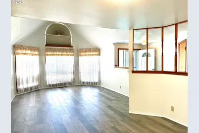 1665 NW Jennifer Ct, Roseburg, OR 97471 - Photo 7