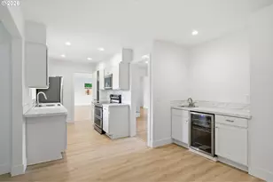 12125 SW Lynnridge Ave, Portland, OR 97225 - Photo 17