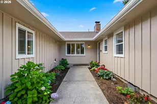 12125 SW Lynnridge Ave, Portland, OR 97225 - Photo 3