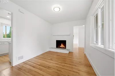 12125 SW Lynnridge Ave, Portland, OR 97225 - Photo 9