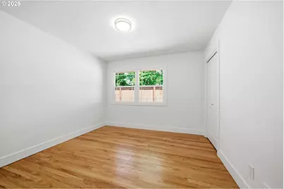 12125 SW Lynnridge Ave, Portland, OR 97225 - Photo 11