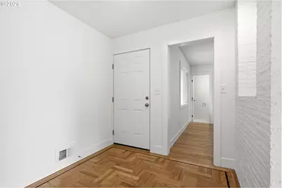 12125 SW Lynnridge Ave, Portland, OR 97225 - Photo 5