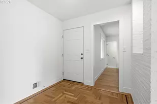12125 SW Lynnridge Ave, Portland, OR 97225 - Photo 5