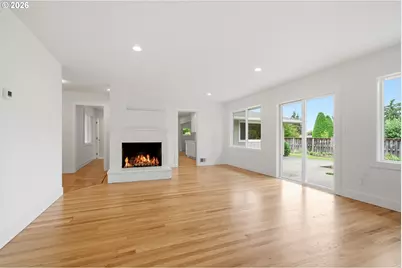 12125 SW Lynnridge Ave, Portland, OR 97225 - Photo 7
