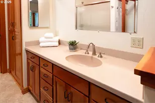 4495 Pinecrest Dr, Eugene, OR 97405 - Photo 39