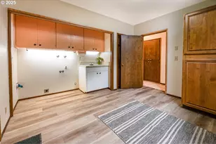 4495 Pinecrest Dr, Eugene, OR 97405 - Photo 5